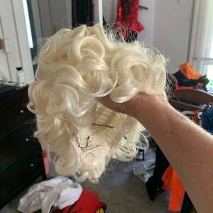 Marilyn wig
